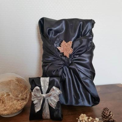 Tissu noir satin